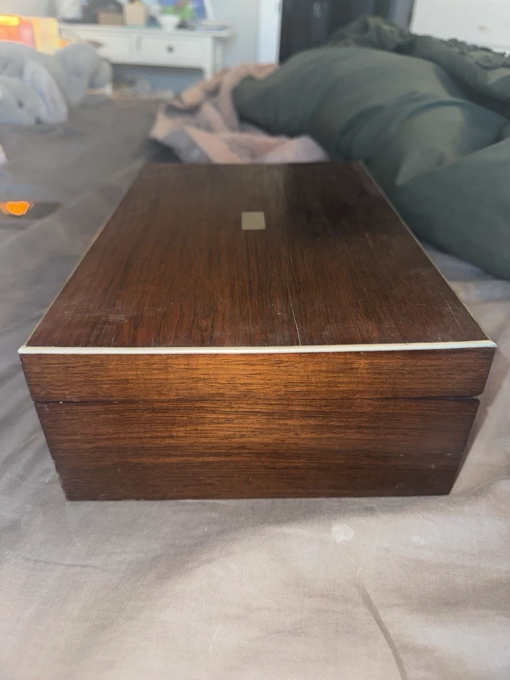 Caixa de joias folheada a pau-rosa antiga do século XIX escrita cômoda - Imagem 4 de 4