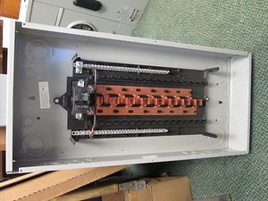 Siemens Main Circuit Breaker Panel 100A Main 120/240V 1Ph 3W New