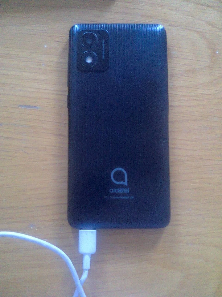 Alcatel 1 2023 - 8GB - Volcano Black (Sbloccato) (Dual SIM) - Immagine 4 di 4