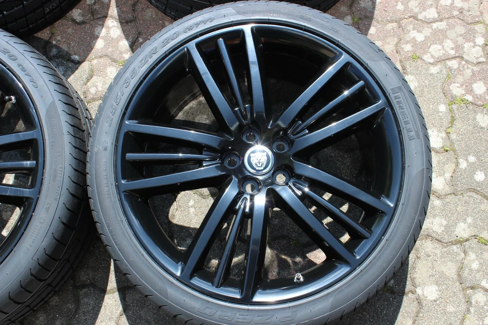 Original Jaguar XF Selena 20 Zoll Alufelgen Radsatz Sommerräder Pirelli 255/35  - Bild 2 von 4