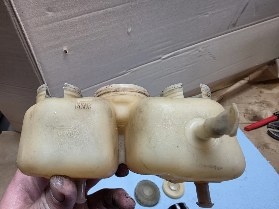 Depósito de líquido de frenos ATE 0014314202 MERCEDES-BENZ 280SE 450SEL 450SL 450SLC 220 Foto 3 de 4