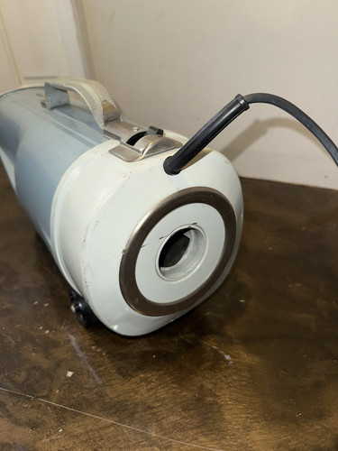 Aspirapolvere vintage blu Electrolux modello S con tubo e accessori scatola originale FUNZIONANTE - Foto 7 di 10