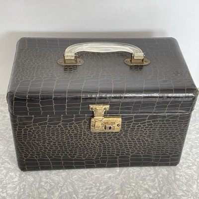 1940 s VTG TAKE-ME-ALONG TRAIN COSMETIC OVERNIGHT CASE L-U-C-E FAUX ALLIGATOR
