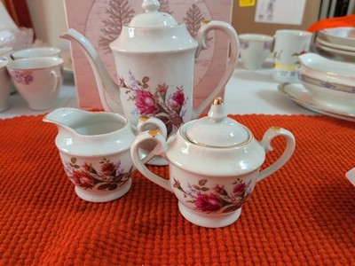 Vintage Moss Rose Japanese Tea Set. Marked  Japan. Little Wear To Gold No Chips