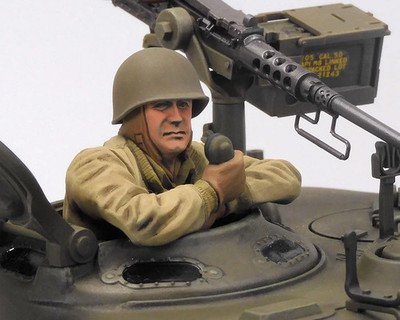 Tamiya 1/16 M4 Sherman 105mm Howitzer Scale Electric RC Tank