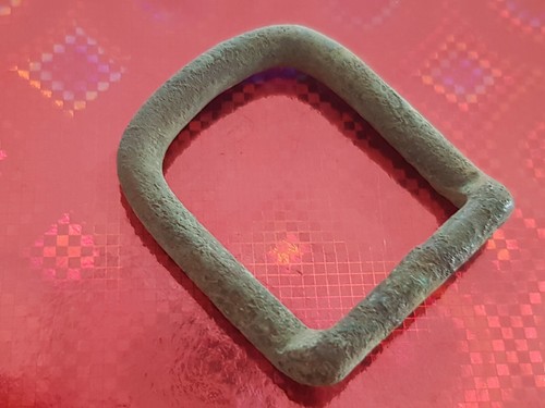 Nice 17/18 hundreds brass buckle L116h