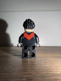 LEGO Nightwing Minifigure DC Comics Batman Set #76011 Excellent Condition!