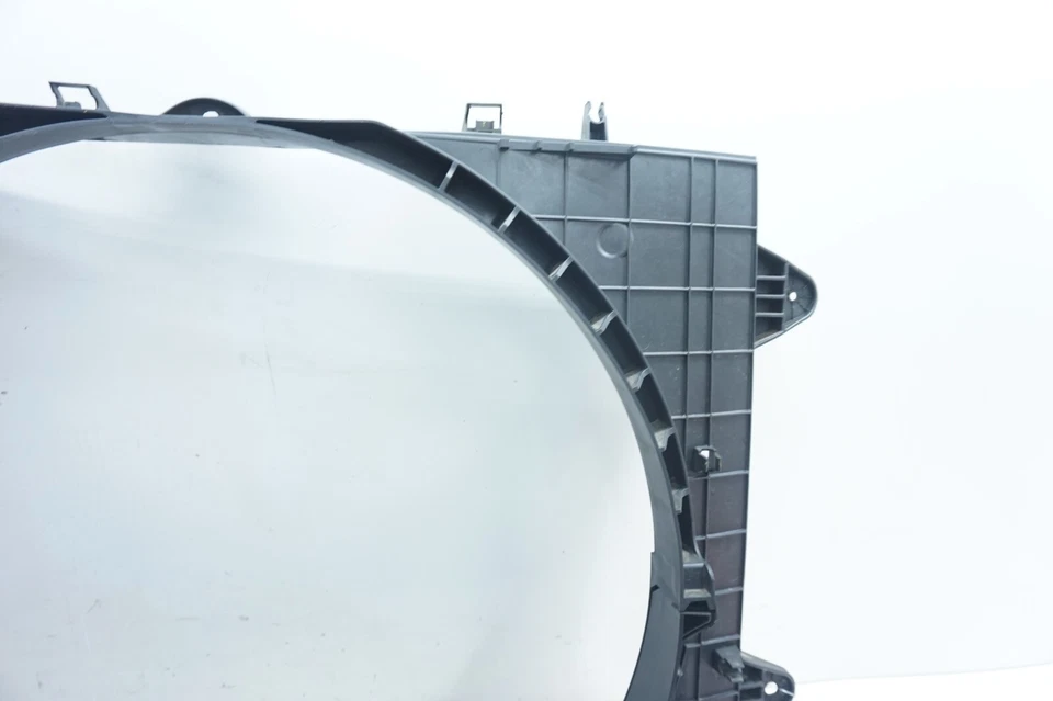 2016-2019 Nissan Titan XD OEM 5.0L Radiator Fan Shroud Assembly - Image 3 of 4