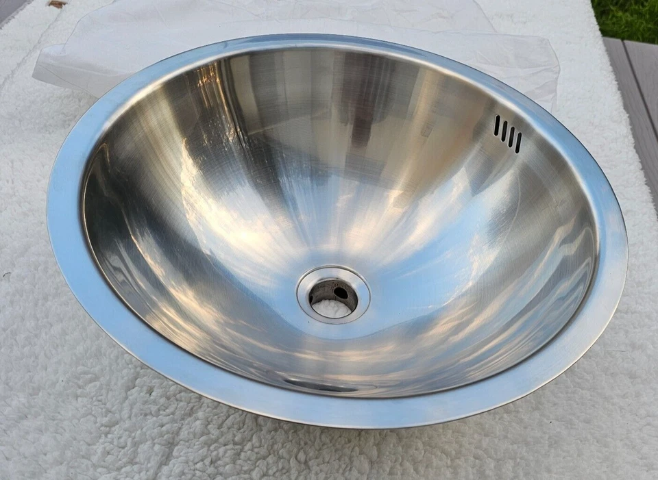 GOURMETIER KUR16167BN LAGUNA STAINLESS STEEL SINGLE BOWL UNDERMOUNT KITCHEN SINK - Image 4 of 4