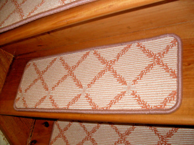 13 = Step  9'' x 25'' + Landing 27'' x 25'' Tufted carpet Wool  Stair Treads .