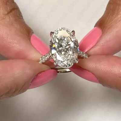 3,65 TCW ovaler Moissanit Kathedrale Set Verlobungsring in 14k Weißgold plattiert
