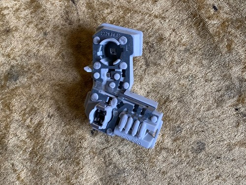 AUDI A3 / 8P Lampenträger e-Teil Fassung Rücklicht LINKS innen 8P4945257A