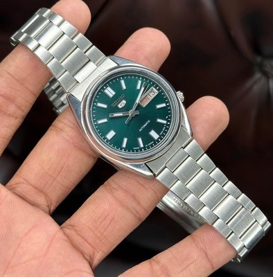 Seiko 5 Tail Green Sunburst Dail 17 Jewels Cal 7009-3041 For Men's Japan Made
