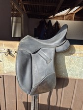 Wintec Isabell Werth 17" Black Dressage Saddle Changeable Gullet  Cair 