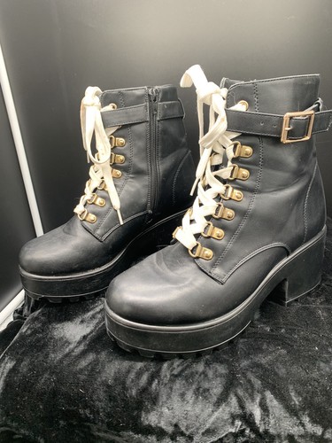 Koi Footwear Women’s Sz 5 Combat Boots Side Zip ~ White Laces - Picture 2 of 7