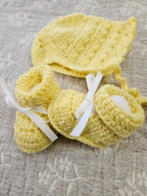 Newborn Crochet Baby Hat and Booties Set, Yellow, White Bow Accent, 3 Piece