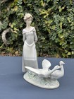 Vintage Lladró Porcelain Figurine Girl with Geese  — photo 1