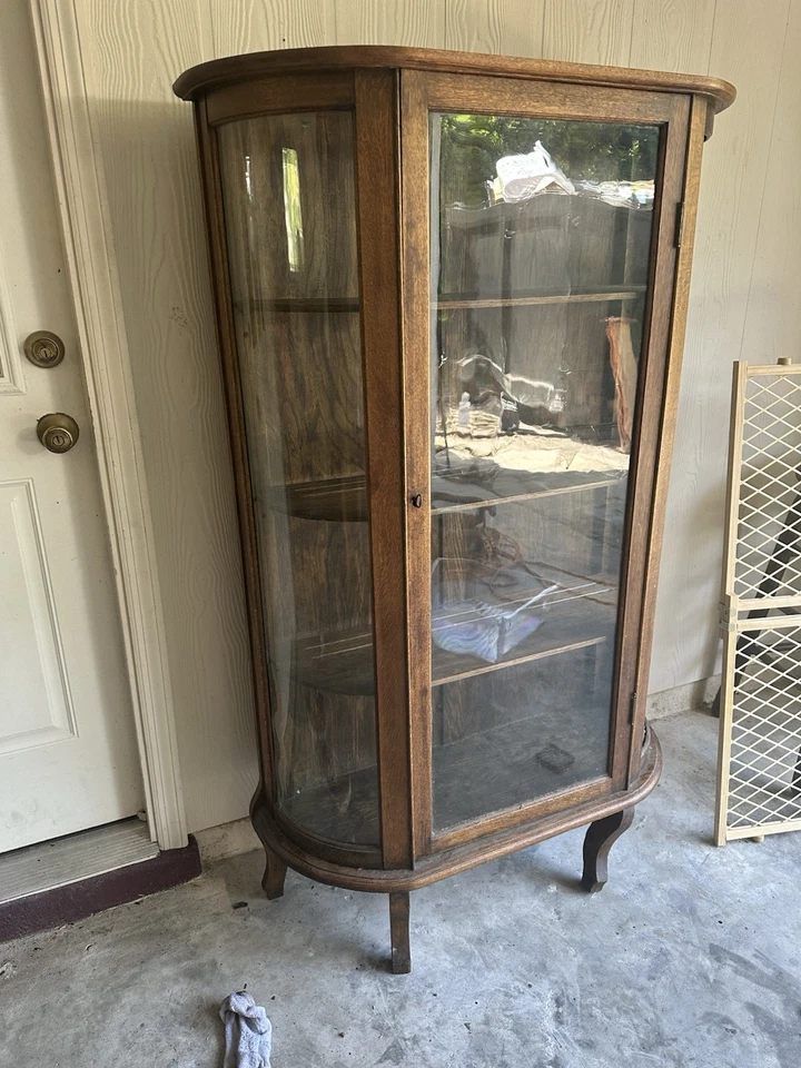 Vintage curved glass curio cabinet - Image 2 of 4