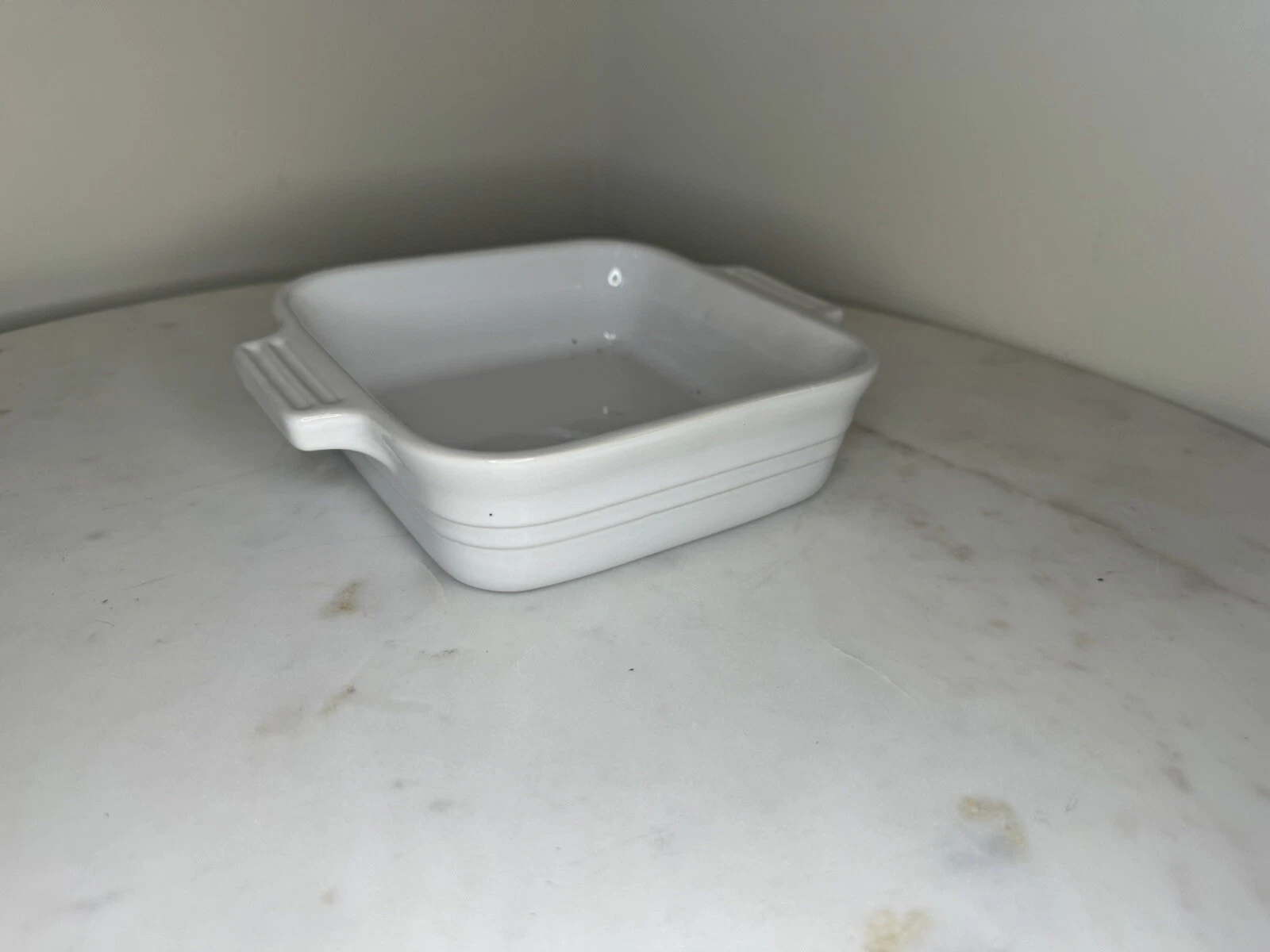 LE CREUSET SMALL STONEWARE ROASTING CASSEROLE BAKING DISH 6"X6" White