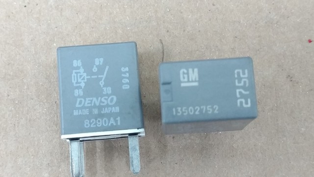 Реле gm 13502752
