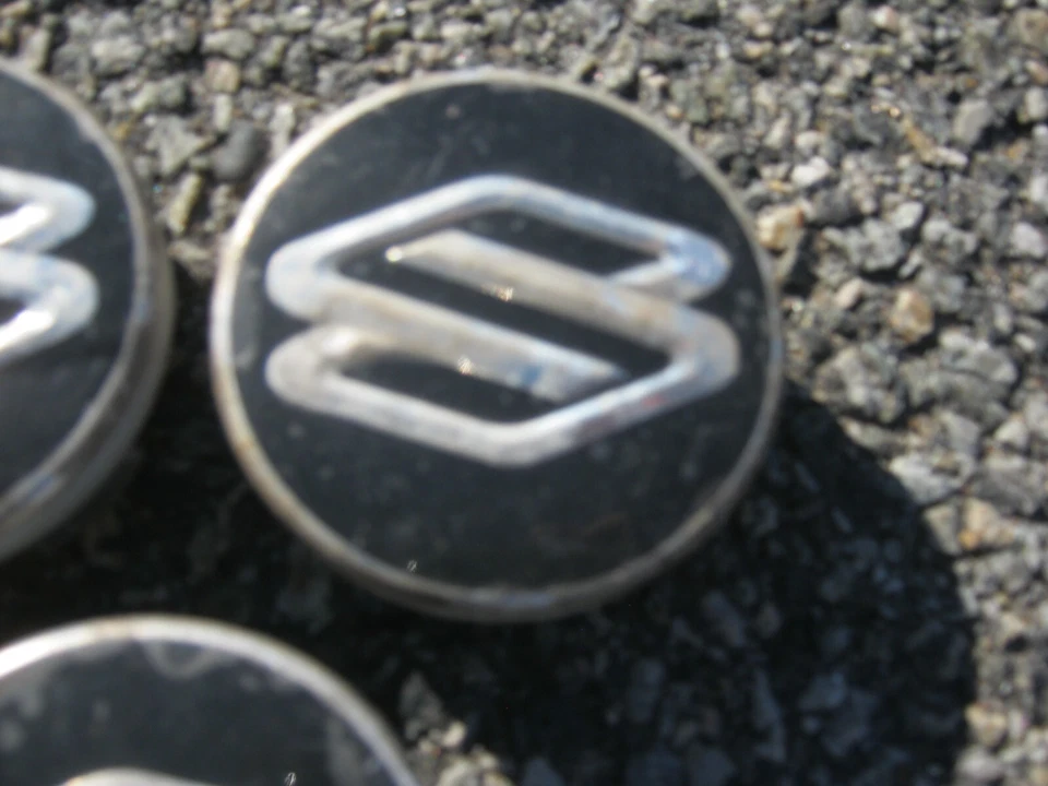Factory 2004 to 2008 Suzuki Verona Reno Forenza alloy wheel center caps hubcaps - Image 4 of 4