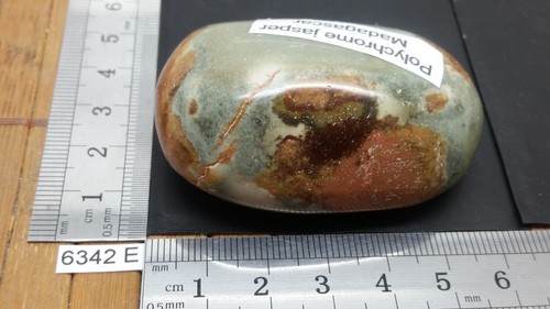 Pierre Roulée En Jaspe Polychrome - Poids 140-150 Grammes, Neuf Avec étiquette
