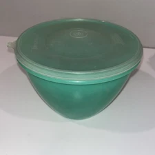 Vintage Tupperware Lettuce Storage Bowl #680-15