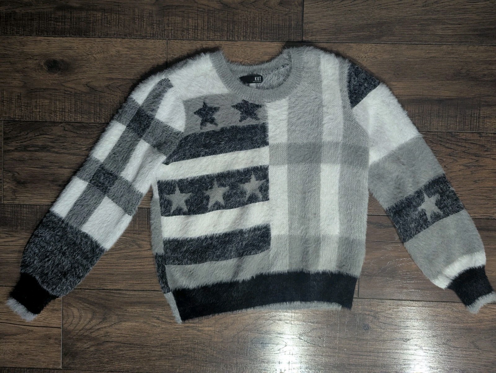 Kut From The Kloth Shades Of Gray Stripes & Stars Cropped Womens Sweater Size M