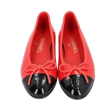 Zapatos de bailarina planos de ballet Chanel charol CC rojo talla EU 34 con bolsa antipolvo