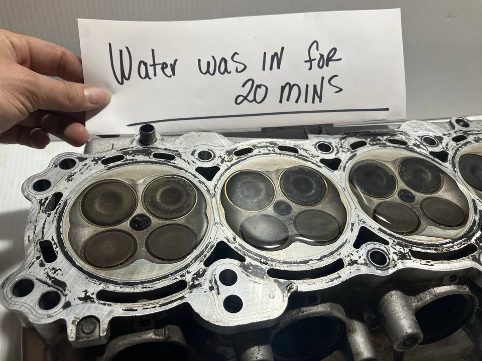 2003 Honda Cbr 954rr Cylinder Head ( Read Description) (OEM) Foto 2 de 4