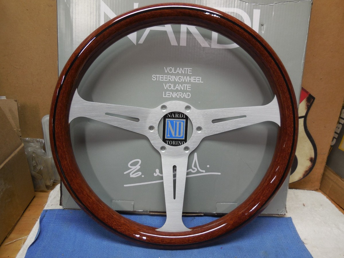 Nardi mahogany wood steering wheel in OE box with Nardi horn