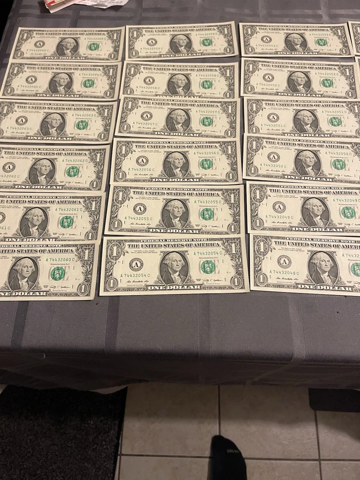 100 $1 Dollar Bills Numbered Sequential A74432001C To A77432100C  Year 2019 - Image 3 of 4