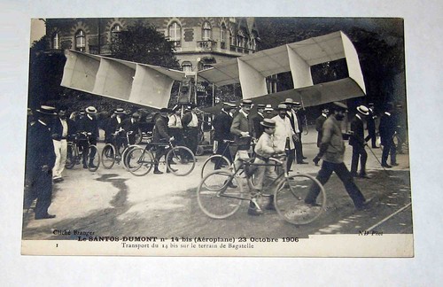 1906 Date RPPC SANTOS DUMONT Airplane Aeroplane Postcard Amid BICYCLES/Passerbys - 第 1/4 張圖片
