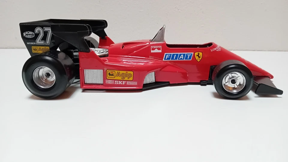 Burago Ferrari 126 C4 Scala 1:24 #27 M. Alboreto - Immagine 3 di 4