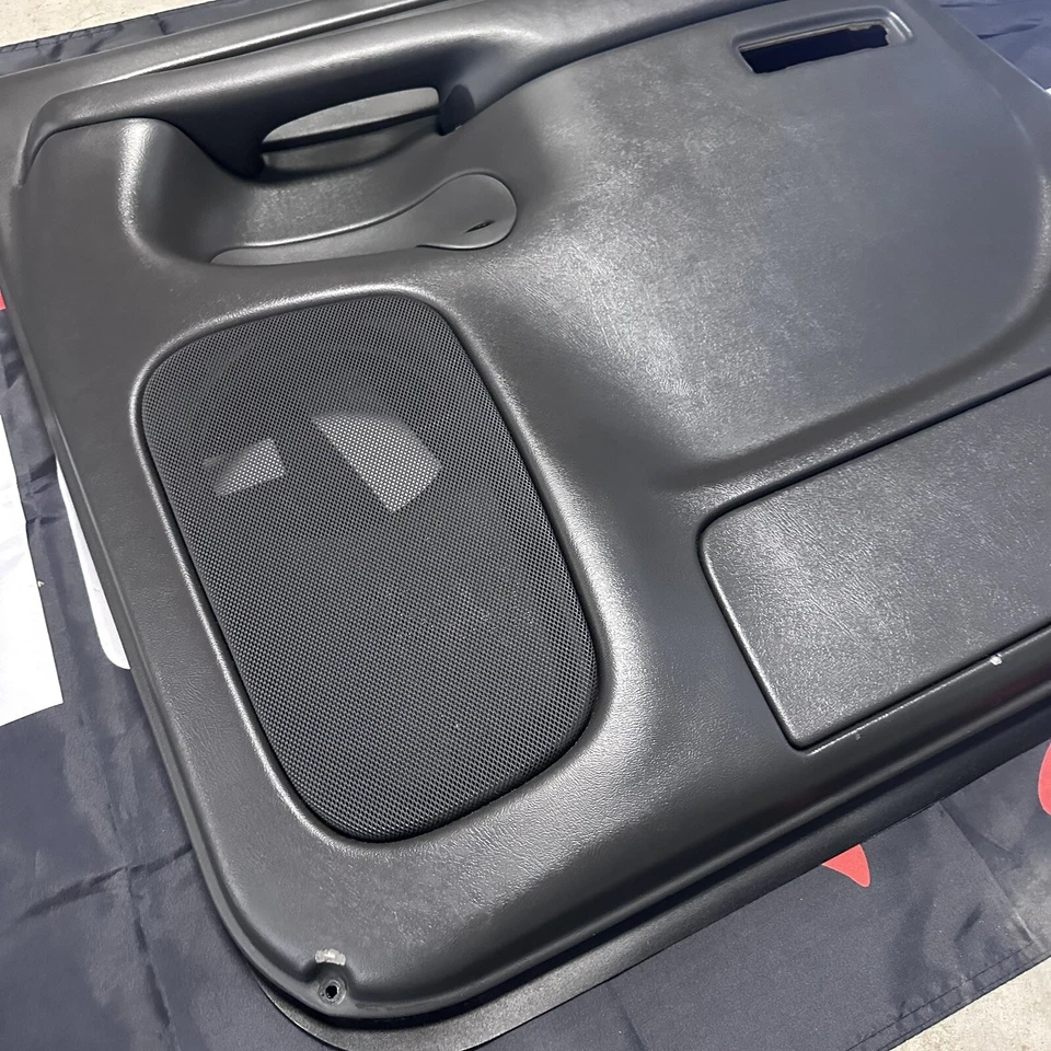 Chevy Silverado/GMC SIERRA 2003/07 panel de puerta trasera derecha peltre oscuro Foto 2 de 4