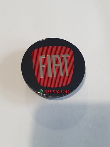 4 Tappi Coprimozzo con Logo FIAT Neri e Rossi Cerchi in Lega 50mm Panda Punto - Foto 3 di 4