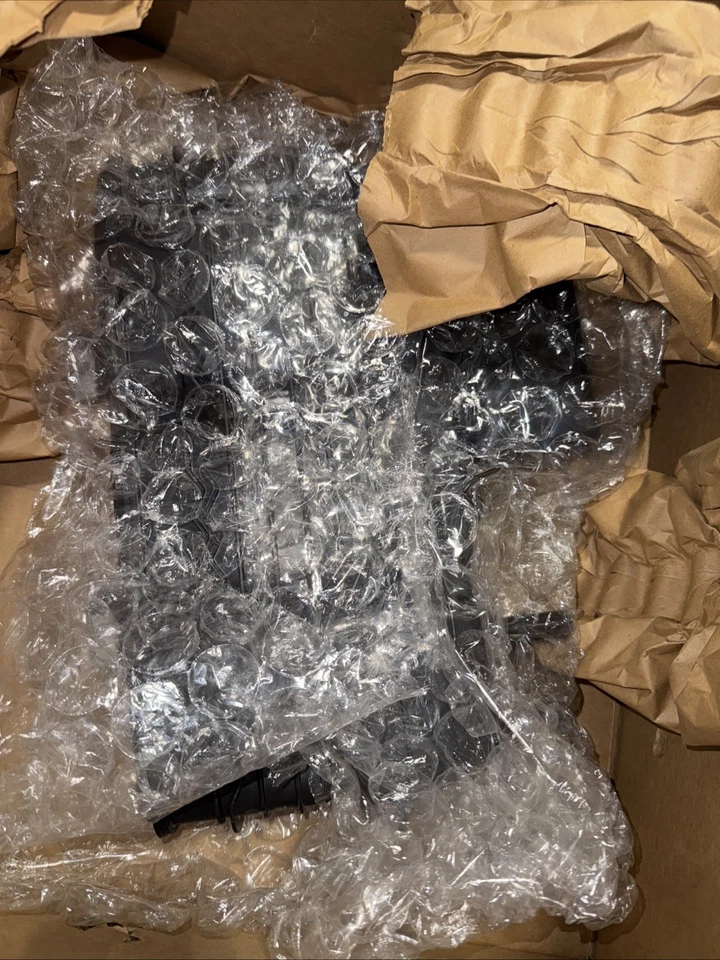 OEM Motorcraft Fuel Vapor Canister CX-2365 Ford 9E5Z-9D653-C - Image 2 of 4