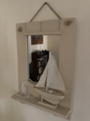 Schönes großes Spiegelboot Motiv, sehr guter Zustand.