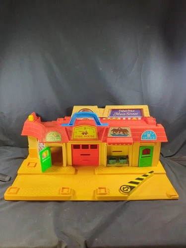 Vintage 1980 Fisher Price Little People Family Main Street play set Base No Accs