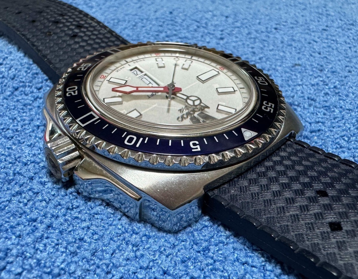 zodiac V-wolf ZO2304 Day & Date watch with red case box white dial