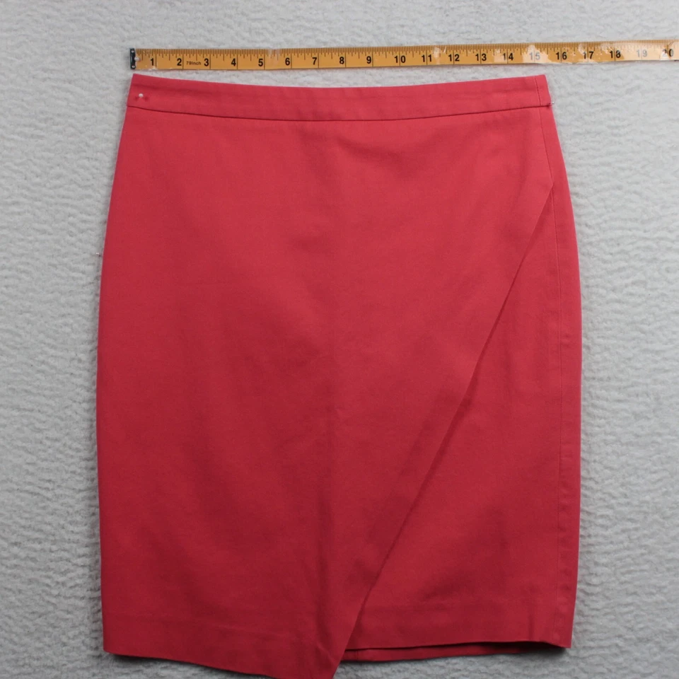 Falda lápiz envolvente de sarga Banana Republic para mujer talla 4 coral liso Foto 3 de 4