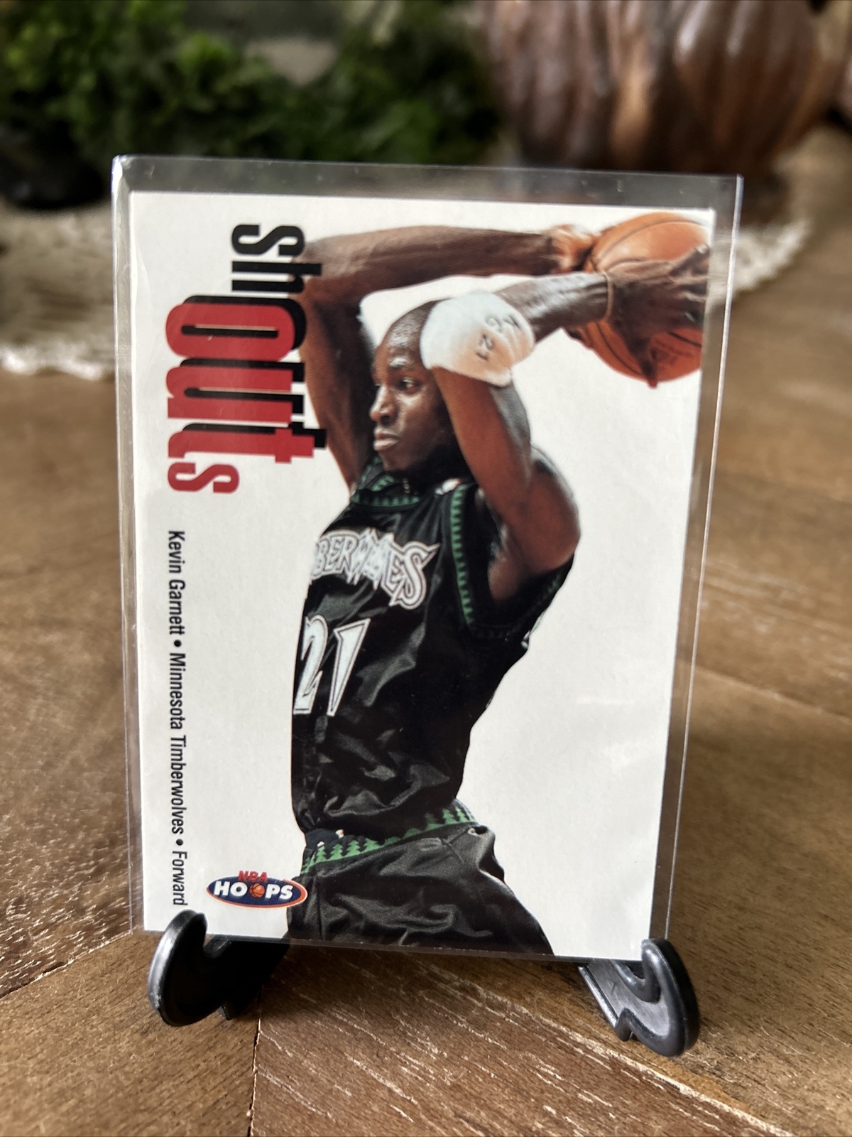 1998-99 Hoops Shout Outs Minnesota Timberwolves Basketball Card #7 Kevin Garnett