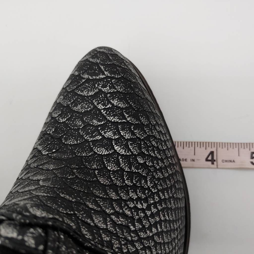 Olivia Miller Womens Marika Ankle Booties Black Gray Snakeskin Zipper 8.5 New - Picture 7 of 11