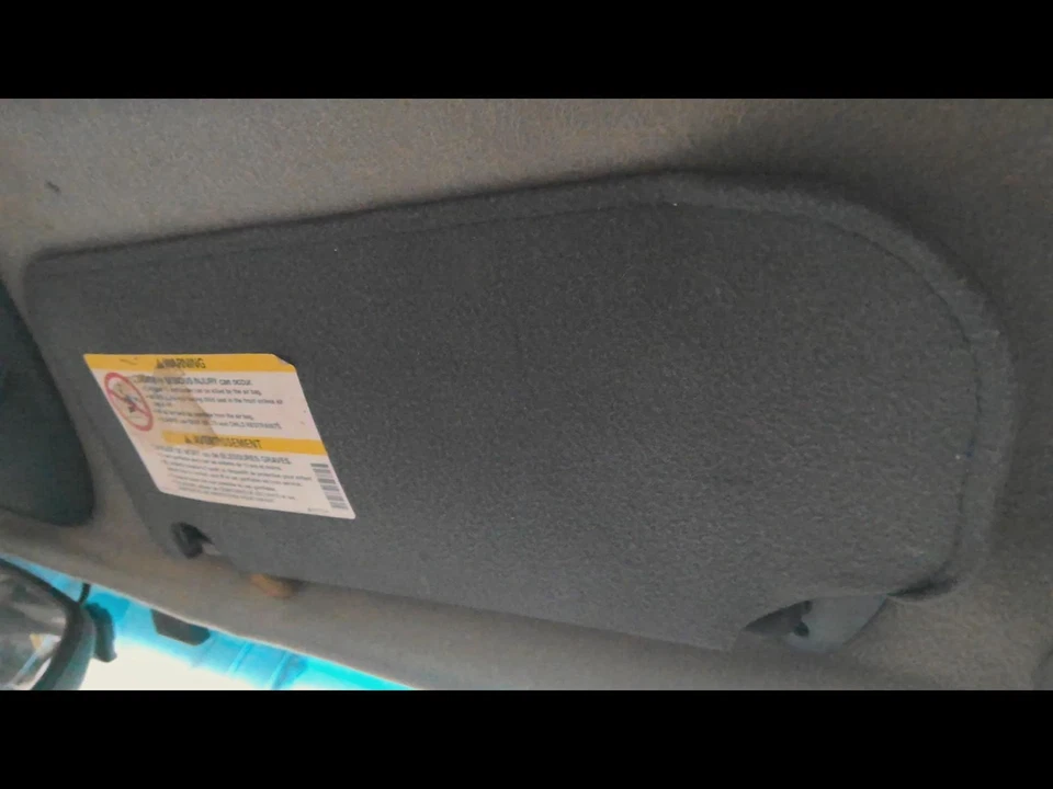 Used Right Sun Visor fits: 2001 Chevrolet Blazer s10/jimmy s15 w/o illumination Foto 2 de 4