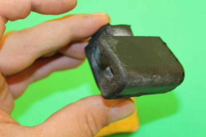 Kawasaki Seat Cover Rubber Plug for KZ1000A KZ1000B KZ900A KZ900B Z1 1973-1980 - Image 3 of 4