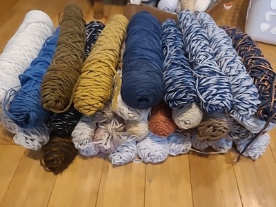 20 lb 6.8 oz Bulky, Multi Strand New Zealand Wool Rug Art Yarn 200 to 600 ypp