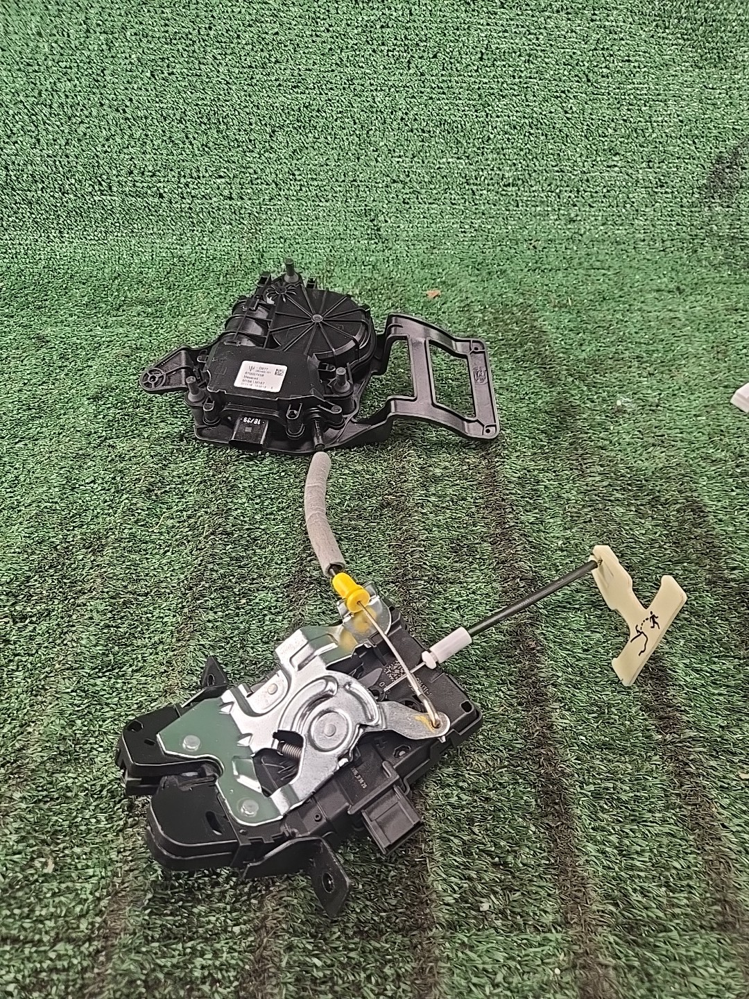 14-21 MASERATI GHIBLI - REAR TRUNK LID LOCK LATCH ACTUATOR OEM
