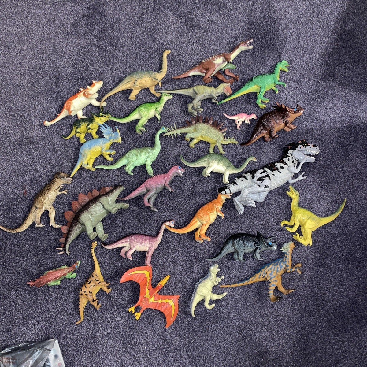 Large Lot of 26 Assorted Sizes Rubber Plastic Dinosaur Toy