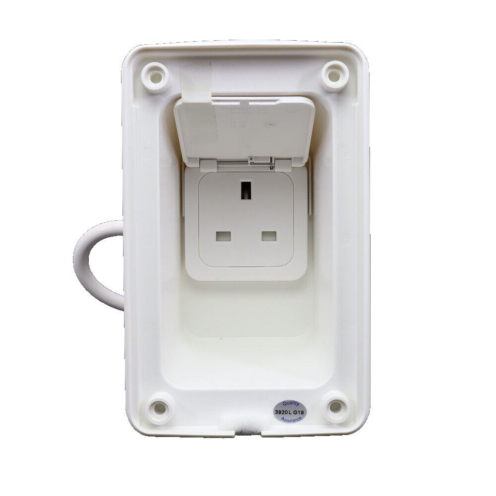Whale Electric Mains Socket Outlet Camper Motorhome Caravan 230v 240v 13a WH2.4