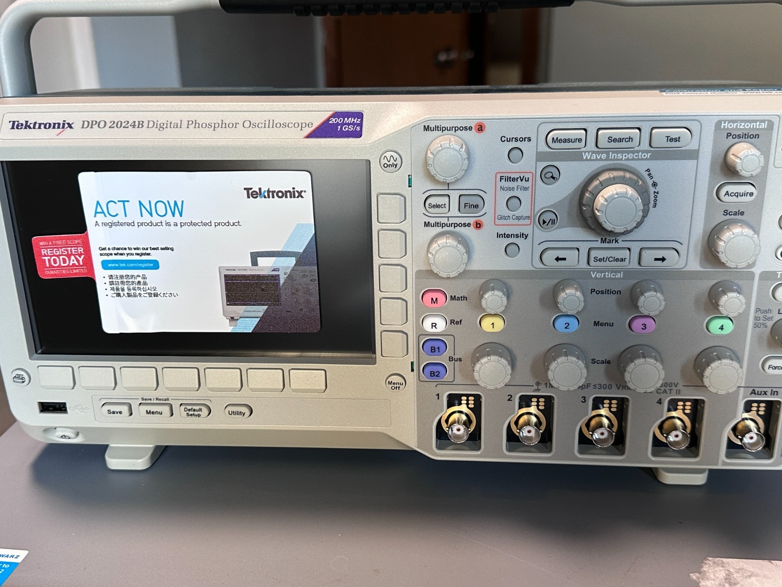 Tektronix DPO2024B Digital Phosphor scope 200 MHz 4Ch 1GS/s New Open ...